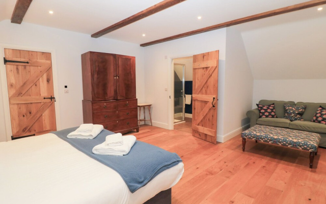 Peewit Coach House