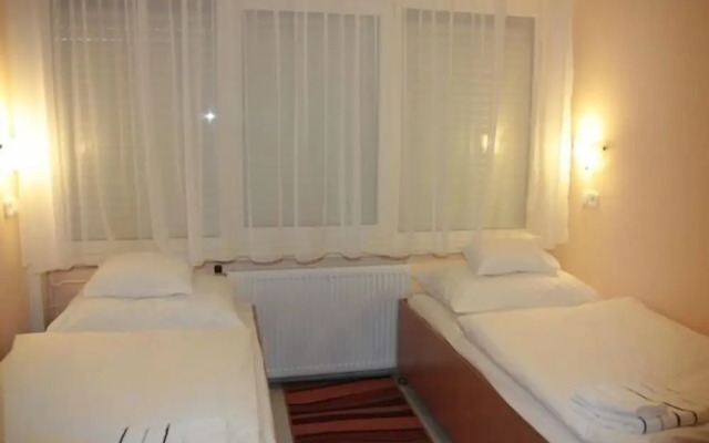 Tisza Corner Hotel