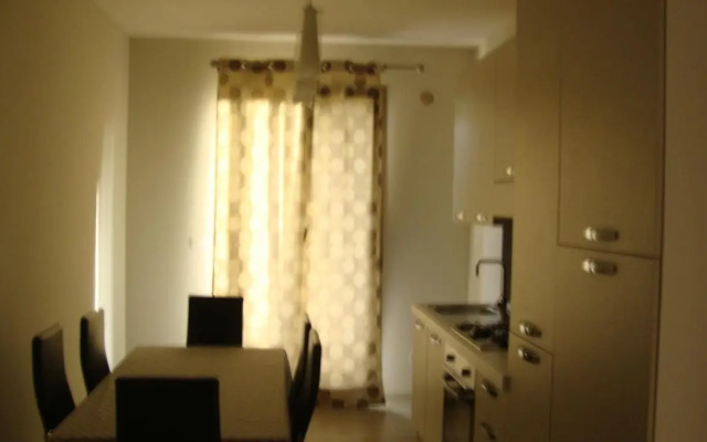 appartamento in moderna villa con piscina