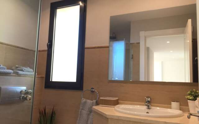 Superb SEA & Sunrise Luxurious Apartment
