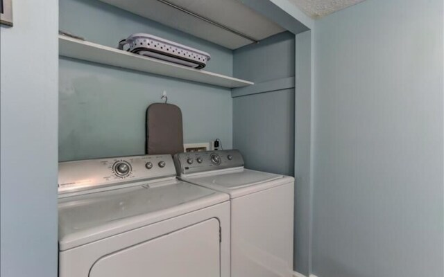 Fernandina Shores Condo with Private Balcony and Access to Pool by RedAwning
