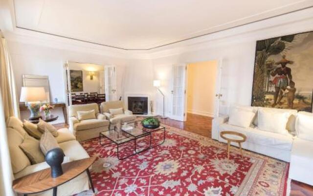 LovelyStay - Campo Pequeno Charming Apartment