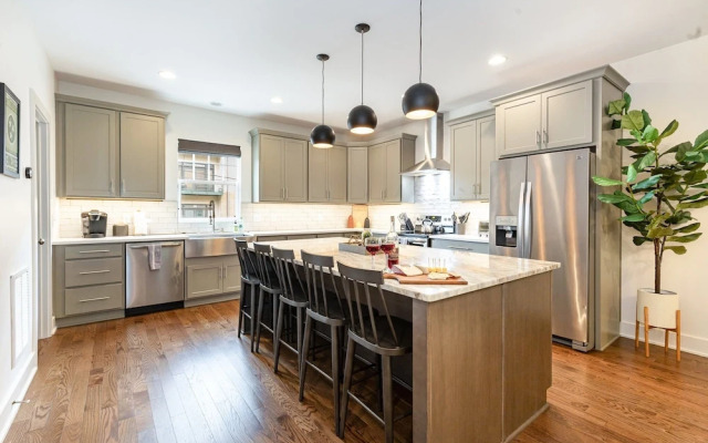 Nashville Comfort-mins to Broadway-12th S District