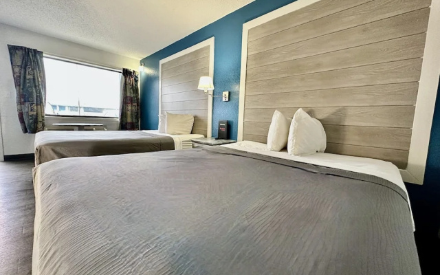 Ozark Inn & Suites
