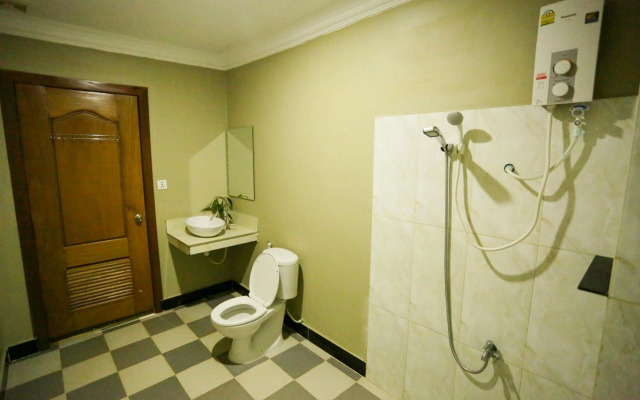 Blue Diamond Guest House - Hostel