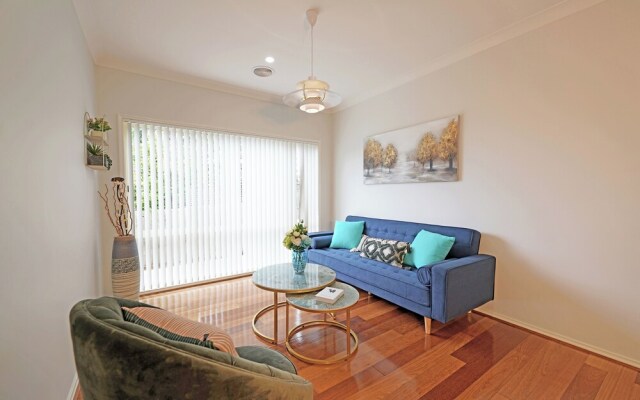 Hallam 5BRM Rental Entire House