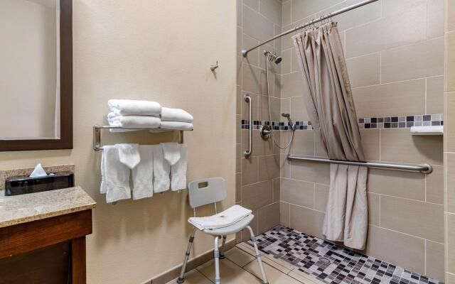 Comfort Inn & Suites Lakeside