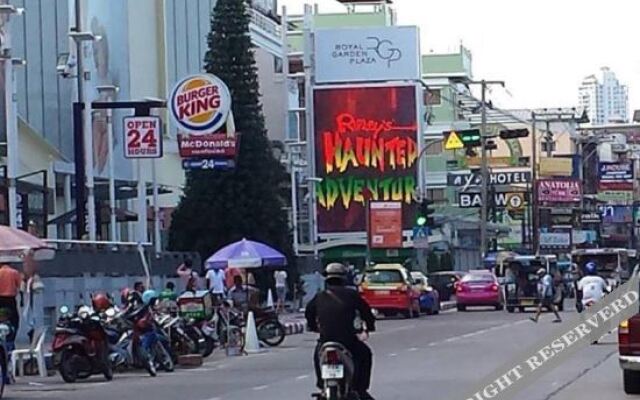 芭堤雅海滩P.O.旅馆(P.O. Guesthouse Pattaya Beach)