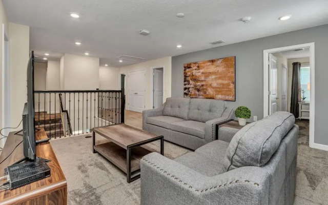 Storey Lake 9 BR Villa with Game Room