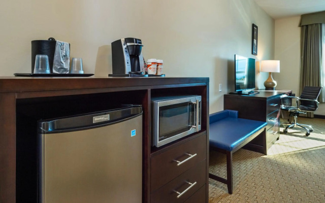 Comfort Inn & Suites