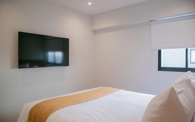 Picturesque 2BR With Fantastic Pool in Miraflores