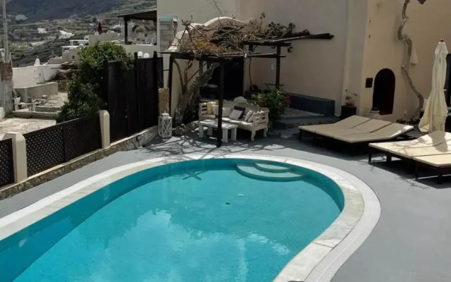 Deus Villa
