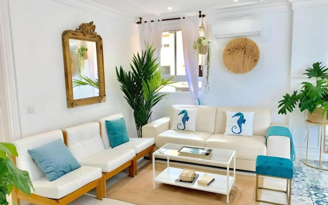 Lux City Loft in front of the Port