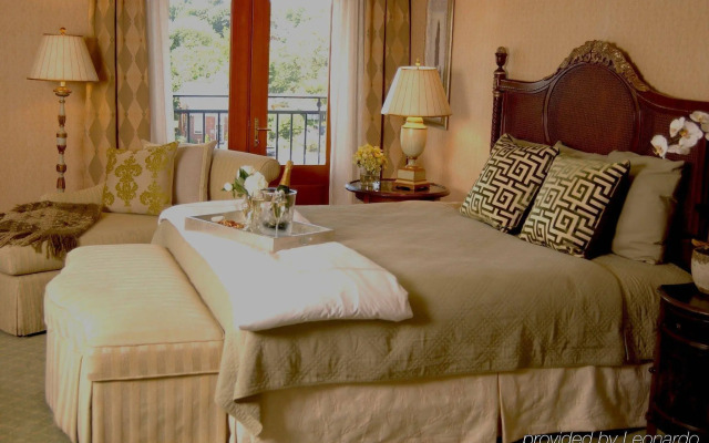 Delamar Greenwich Harbor