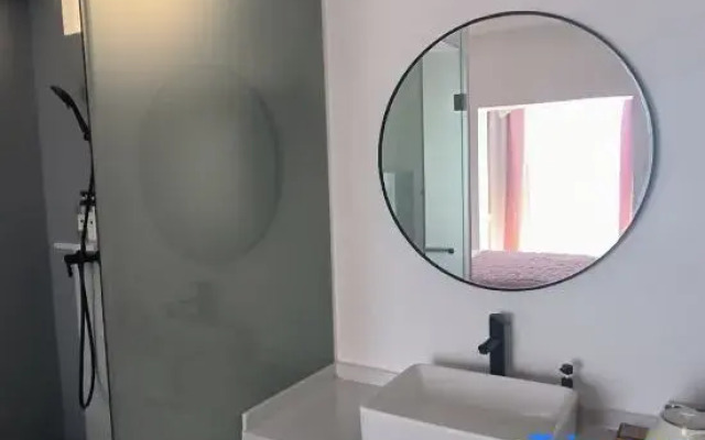 Lanchao Huajianshe Homestay (Zhuhai Guishan Island)