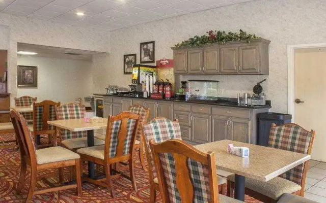 Americas Best Value Inn & Suites Bastrop
