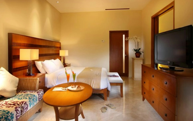 The Santosa Villas & Resort Lombok – Guest Rooms – Senggigi