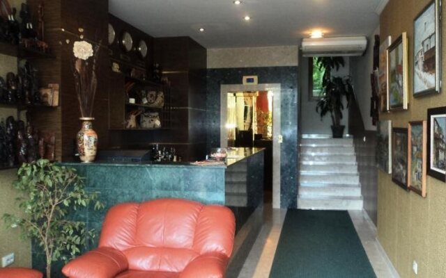 Hotel 007