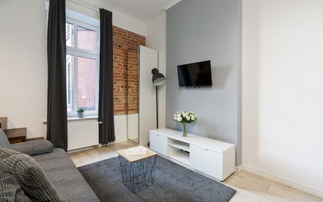 Poznań Św. Wojciech Studio by Renters