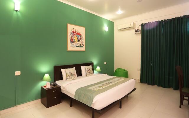 OYO Flagship 144 Noida Expressway NSEZ