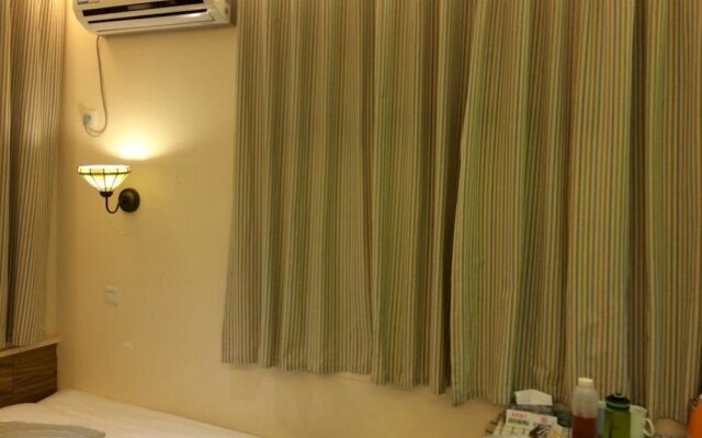 Chuxia Holiday Inn