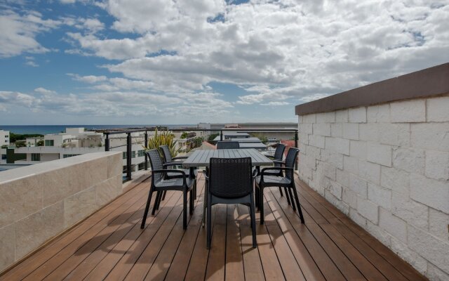 Lotus-5 by Playa District