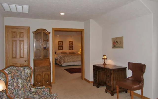 Mount Scott Manor