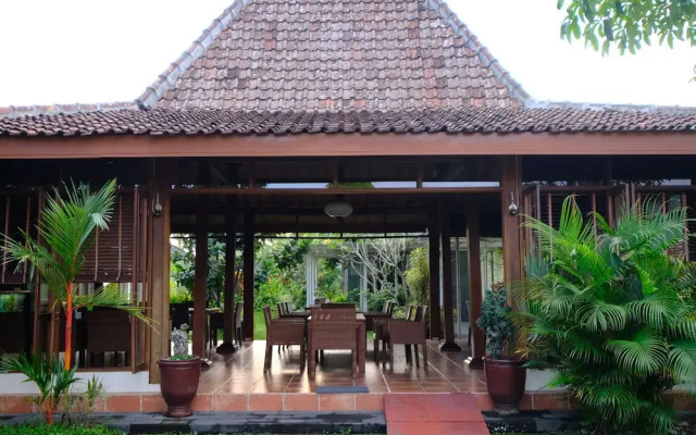 Villa Sawah Gondang Legi