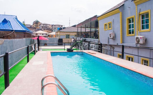 Adesuwa Royal Guest House Ketu