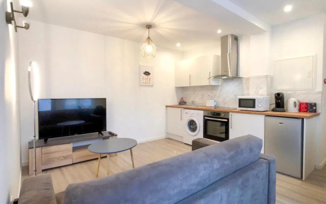 Charming Home - City Center Cosy Apartments
