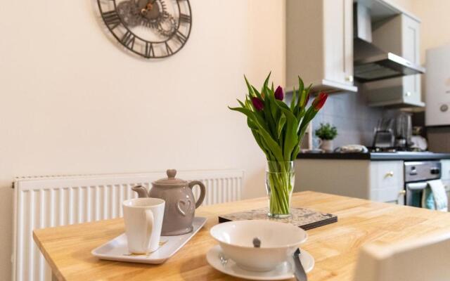 Stylish Modern Apartment in the heart of Ryde
