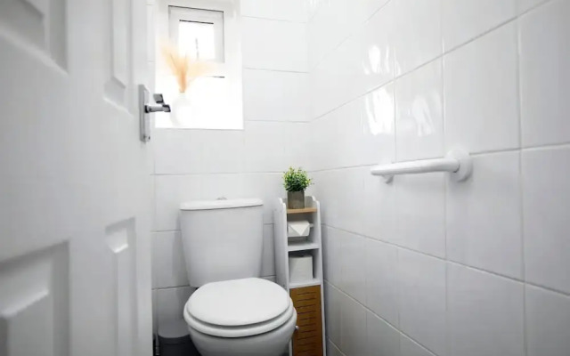 Spacious House for Relocating - Workers - Families