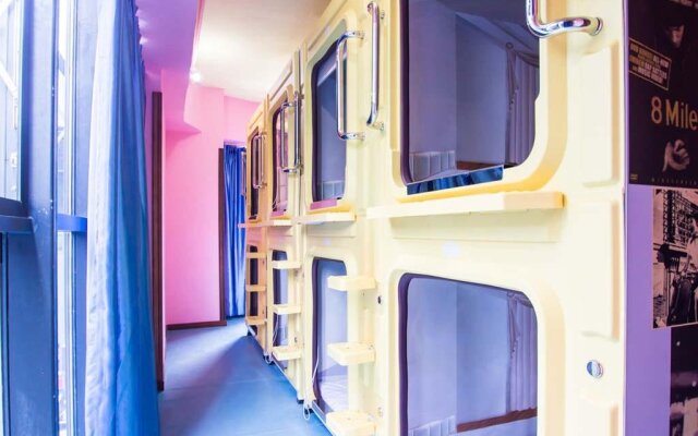 Mr. Xu's Space Capsule Youth Hostel