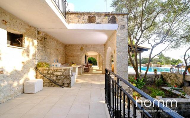 580m² homm Luxurious Seaside Residence in Syvota