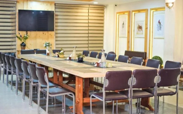 Mayur Hotel Bar And Restaurant