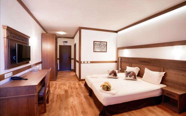 Boutique Complex Trakiets