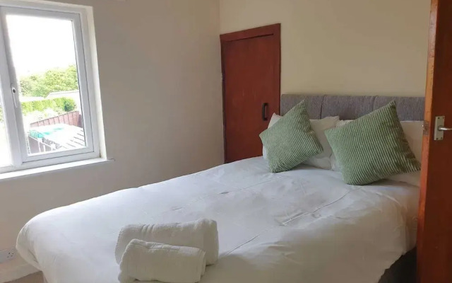 Comfortable Homestay in Stoke