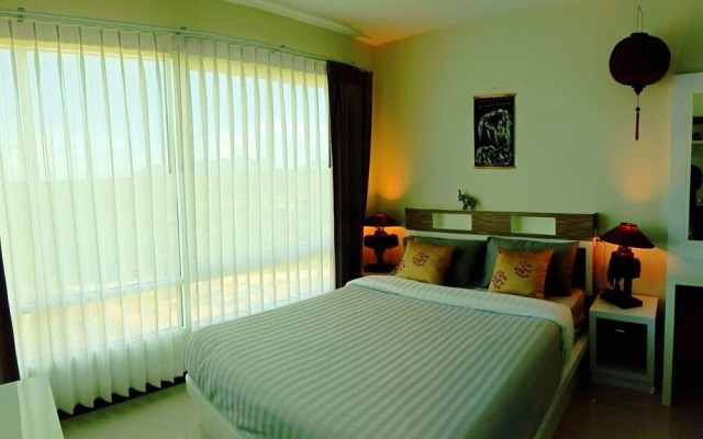 The Royal Suite By The Ozone Condo