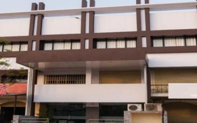 1 BR Guest house in Jashoda Nagar, Ahmedabad (F9F4), by GuestHouser