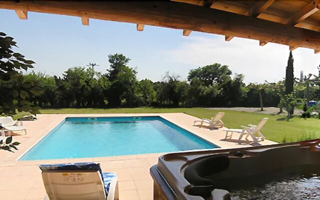 Le Mas des Hirondelles