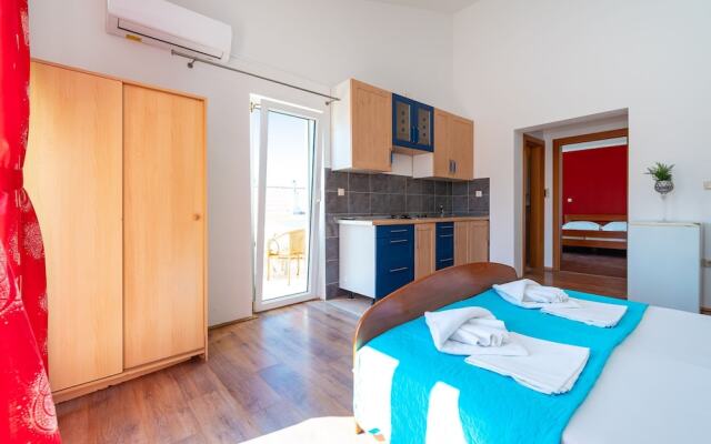 Bonvie Apartments in Center B3