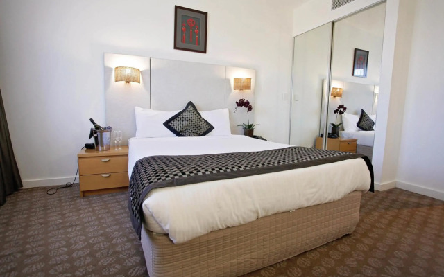 Golden Pebble Hotel
