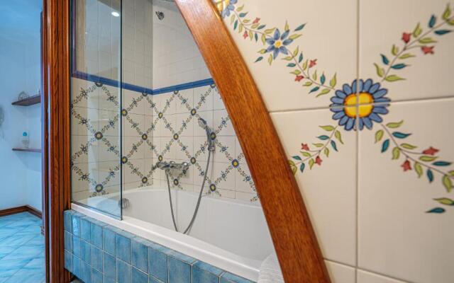 Aquamarine Apartment