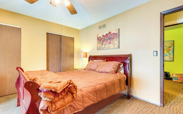 Deck & Boat Dock: Lakefront Getaway in Camdenton