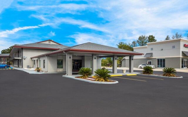 Red Roof Inn & Suites Thomasville