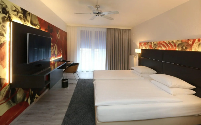 La Strada Hotel