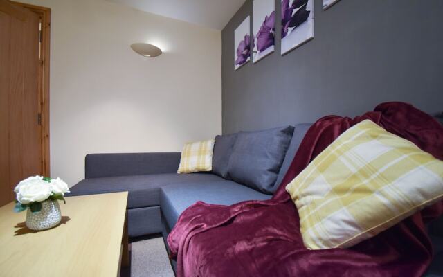 2 Bedroom City Apartment - Close to Queens Hospital