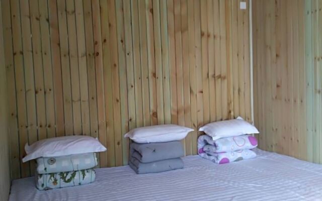 R&R Lodge - Waterside Great Wall