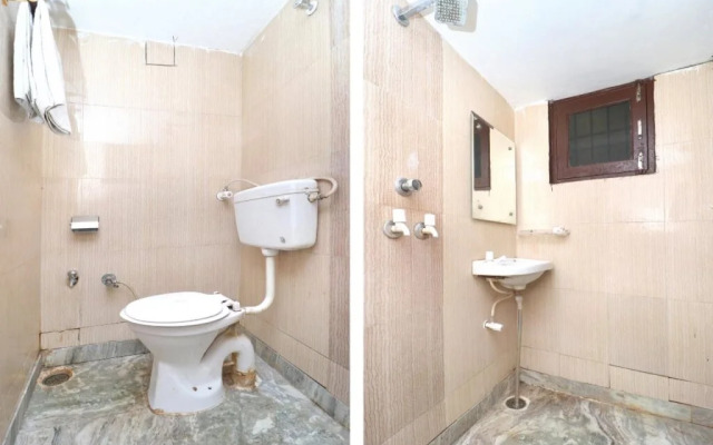 Hotel Rr Villa By OYO Rooms