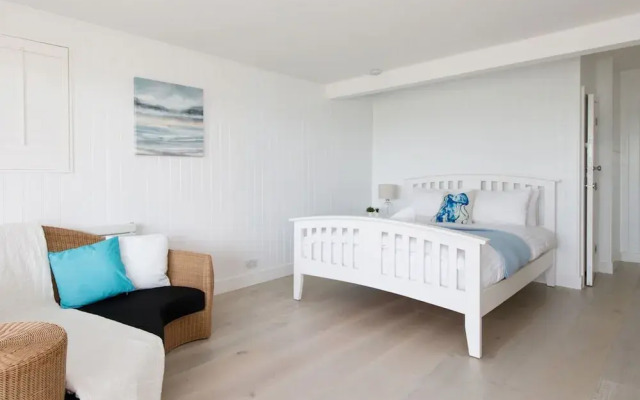 Luxury Seafront Family Home - Indoor Pool